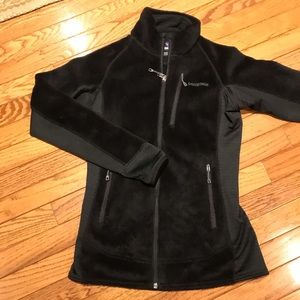 Patagonia women’s R2 fleece jacket